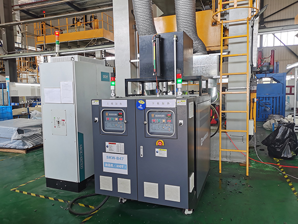 內(nèi)飾件模具模溫機如何提升產(chǎn)品質量？控溫精度達±0.1℃